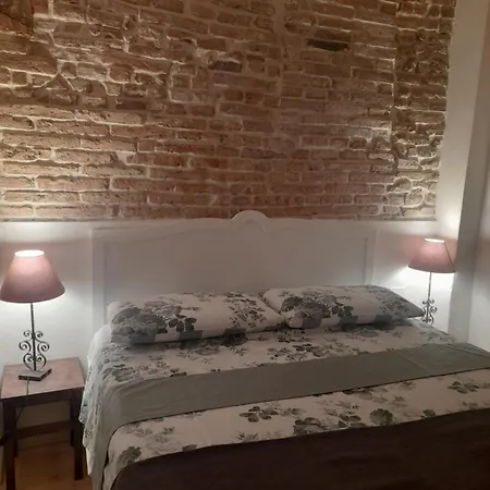 Casina Centotrecento-romantic & Quite Apartment- * Bologna