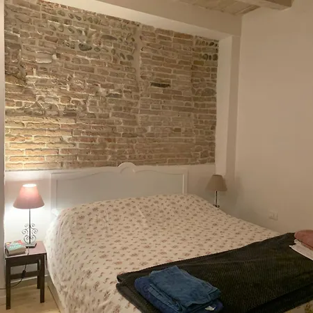 Casina Centotrecento-università E Centro Storico- *